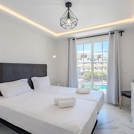 Luxurious Granada Park Retreat Apartment Los Cristianos (Tenerife)